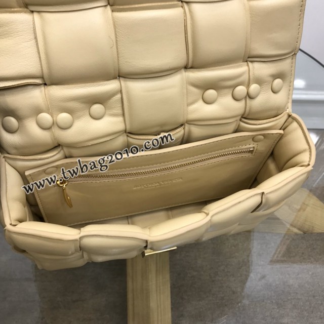 Bottega veneta高端女包 96008木薯 寶緹嘉新款枕頭鏈條包 BV經典款單肩斜挎手提女包  gxz1229